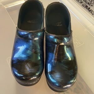 DANSKO Professional Patent Navy iridescent size 38/7.5